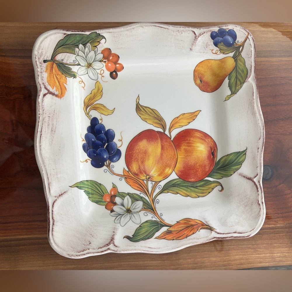 Sur la Table Frutta square 9 in salad plate, excellent condition!